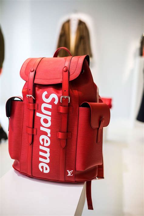 travel bag supreme louis vuitton|louis vuitton x supreme cartera.